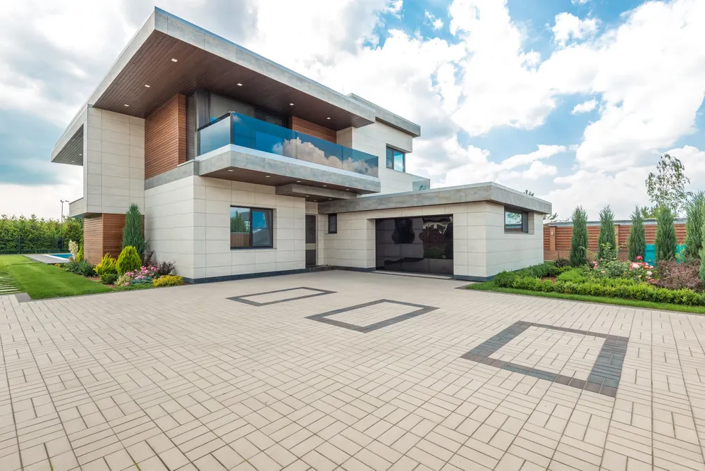 Concrete driveway pressure washing in Cedar Rapids, Iowa